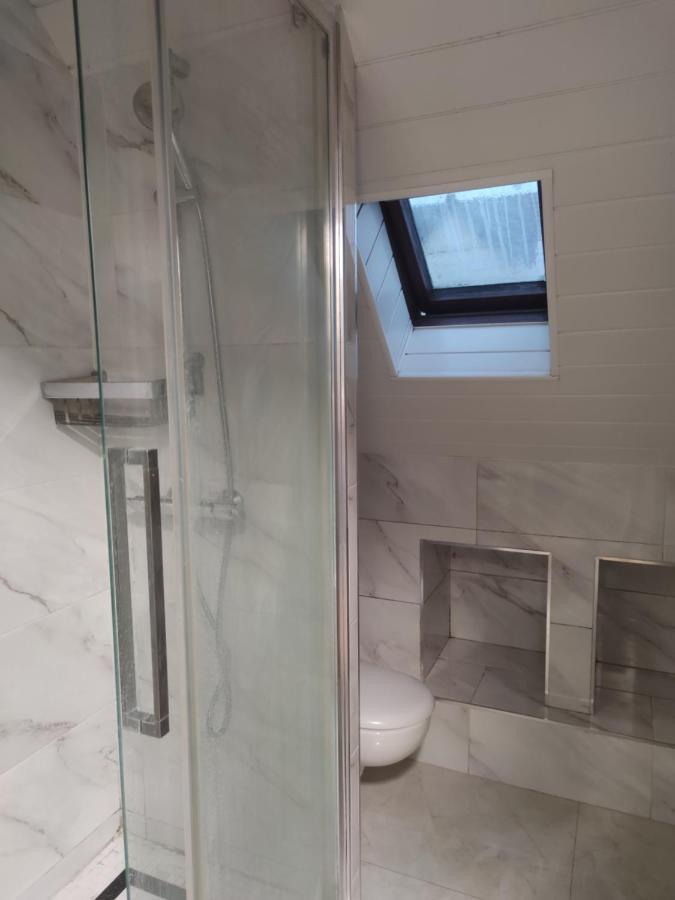Chambre Privee A Bobigny -Salle De Bain Et Toilettes Communes, Pas De Cuisine, Check-In Apres 19H بوبْئيني المظهر الخارجي الصورة